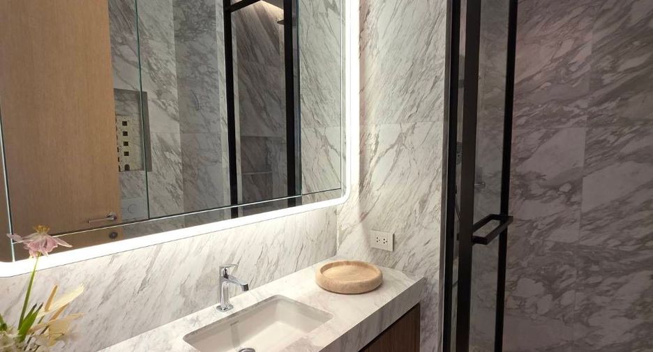 For sale 4 bedrooms condo in Khlong Toei, Bangkok