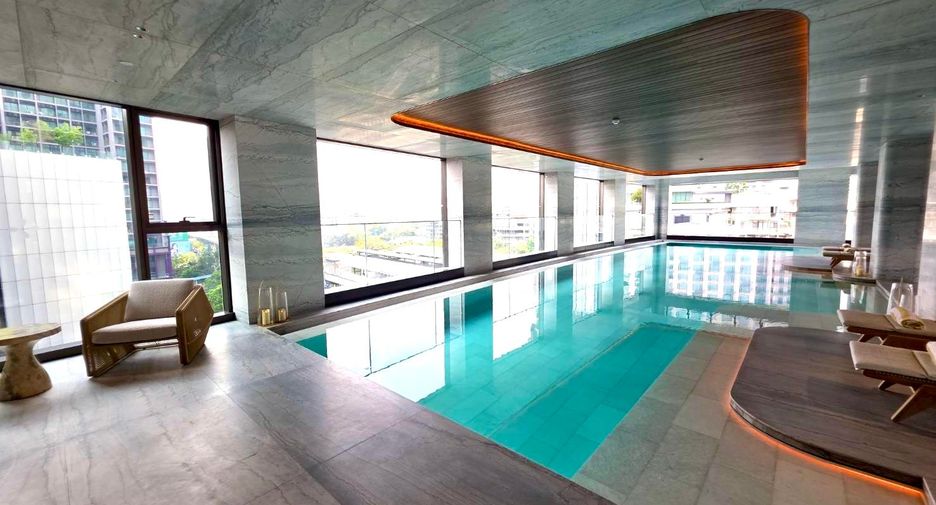 For sale 4 bedrooms condo in Khlong Toei, Bangkok