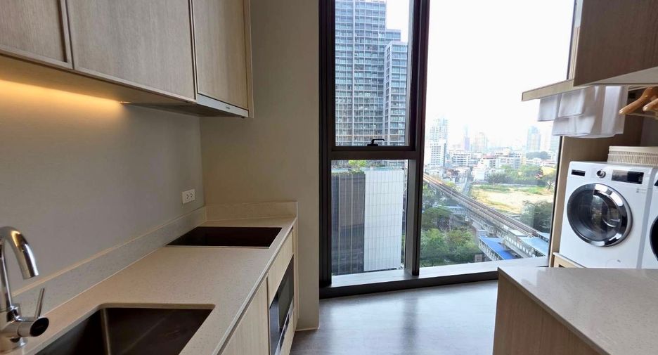 For sale 4 bedrooms condo in Khlong Toei, Bangkok