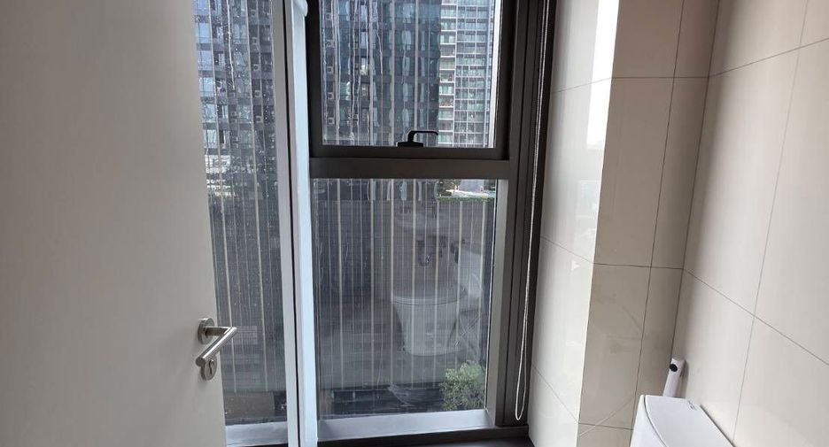 For sale 4 bedrooms condo in Khlong Toei, Bangkok