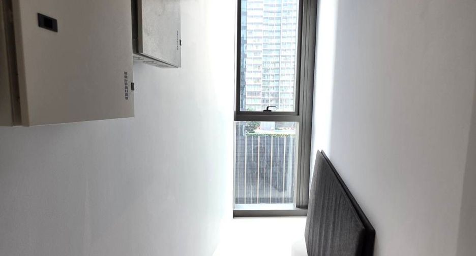 For sale 4 bedrooms condo in Khlong Toei, Bangkok