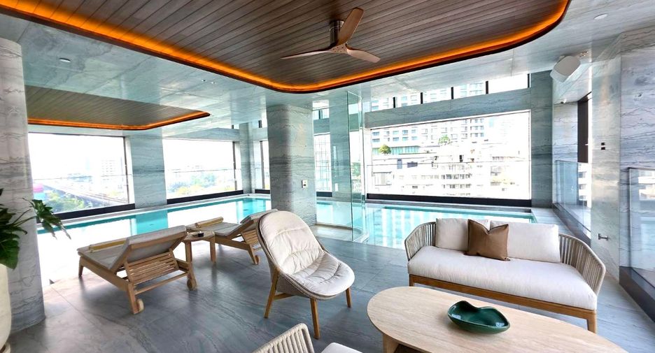 For sale 4 bedrooms condo in Khlong Toei, Bangkok
