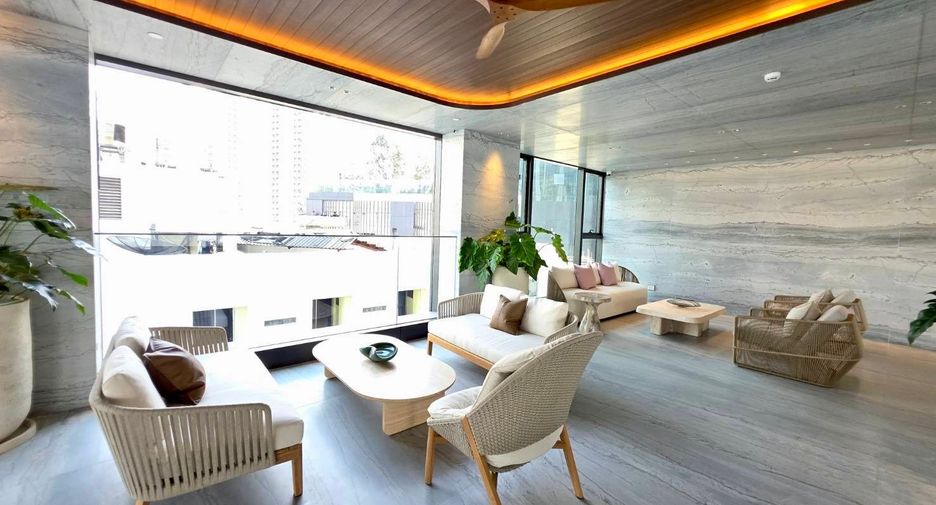 For sale 4 bedrooms condo in Khlong Toei, Bangkok