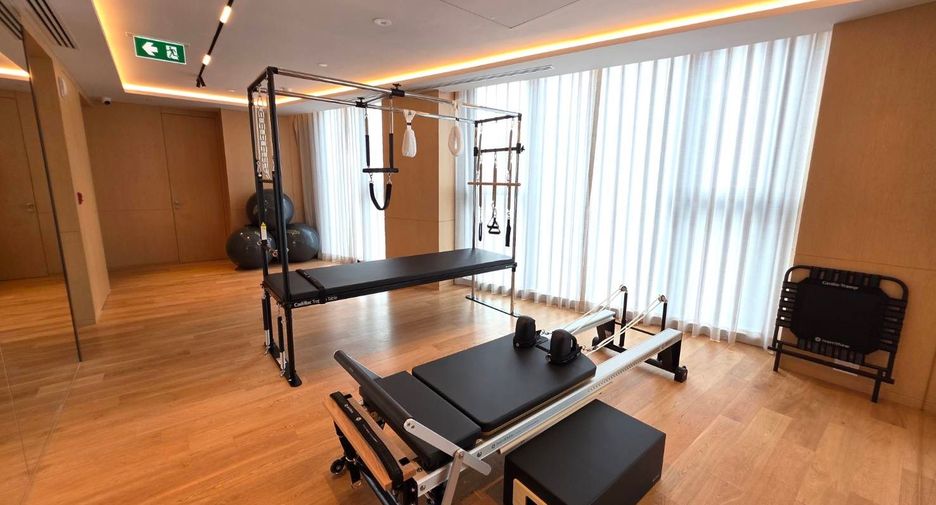 For sale 4 bedrooms condo in Khlong Toei, Bangkok