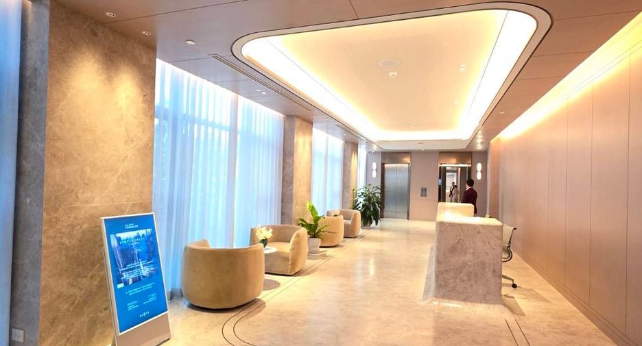 For sale 4 bedrooms condo in Khlong Toei, Bangkok