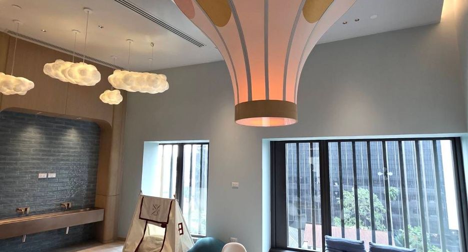 For sale 4 bedrooms condo in Khlong Toei, Bangkok