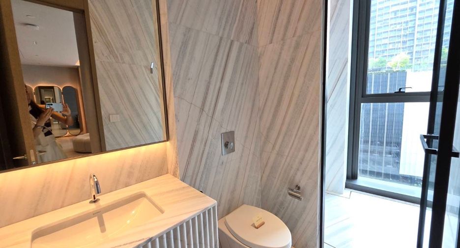 For sale 4 bedrooms condo in Khlong Toei, Bangkok