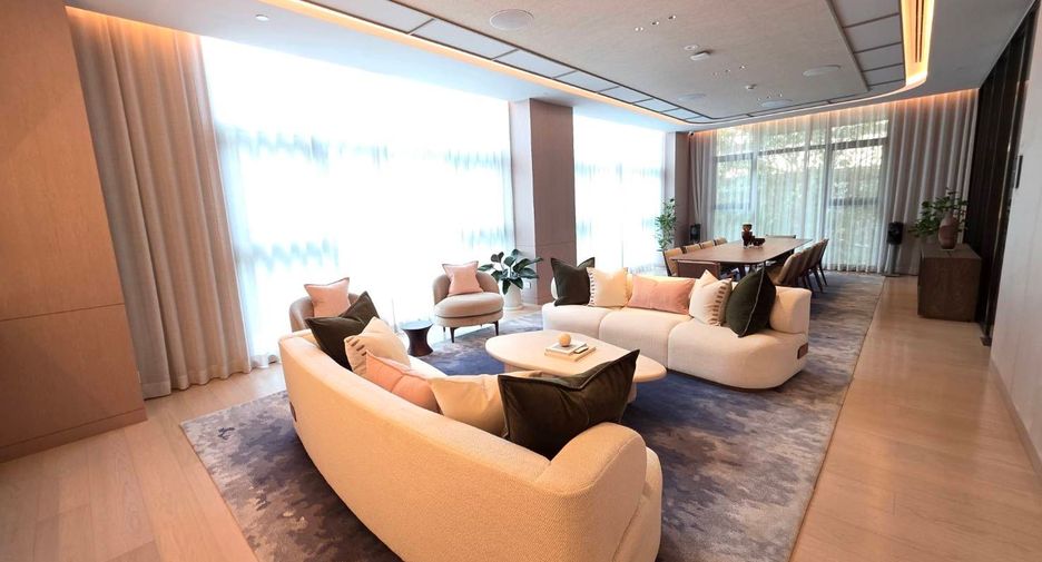 For sale 4 bedrooms condo in Khlong Toei, Bangkok