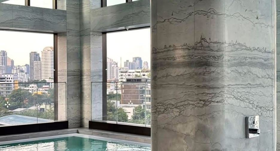 For sale 4 bedrooms condo in Khlong Toei, Bangkok