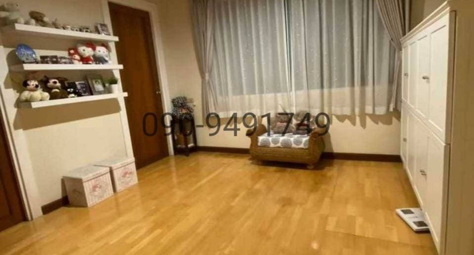 For sale 3 bedrooms condo in Lat Phrao, Bangkok