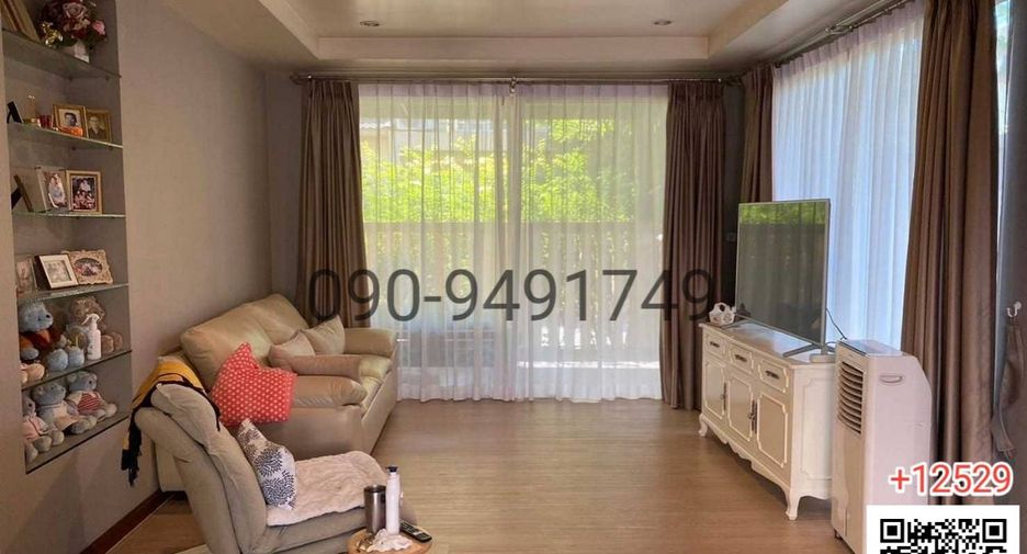 For sale 3 bedrooms condo in Lat Phrao, Bangkok