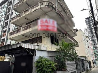 For sale 11 bedrooms retail Space in Khlong San, Bangkok