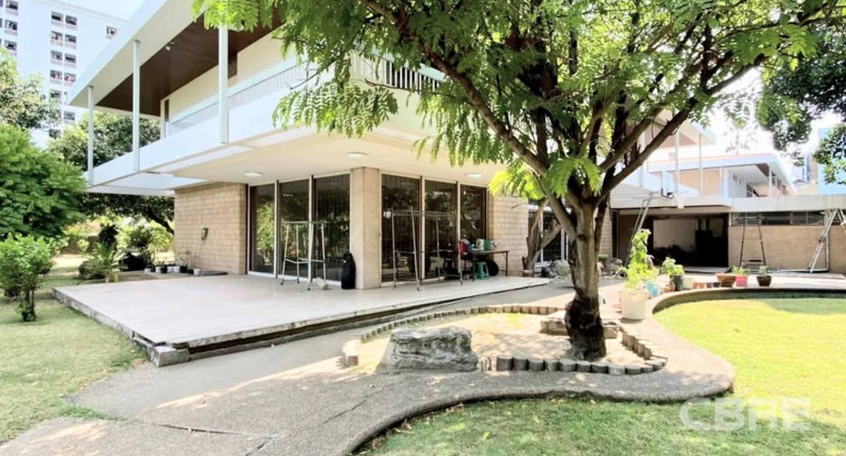 ขาย 4 ห้องนอน บ้านเดี่ยว ใน วัฒนา, กรุงเทพฯ
