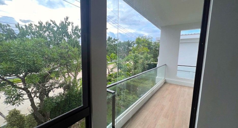 For rent 4 bedrooms house in Bang Phli, Samut Prakan