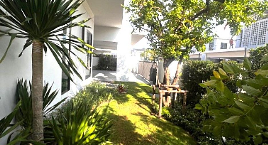 For rent 4 bedrooms house in Bang Phli, Samut Prakan
