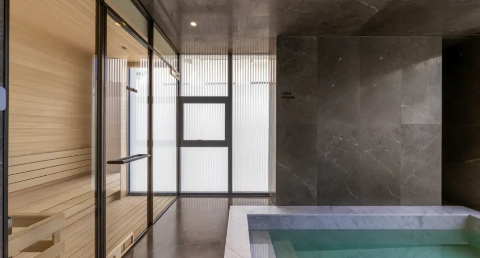For rent 1 bed condo in Pathum Wan, Bangkok