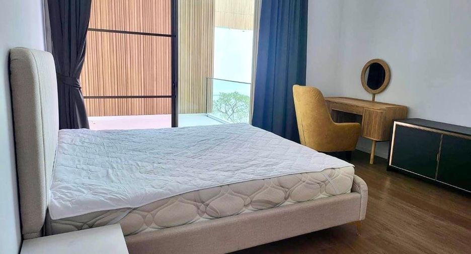 Casa en alquiler de 3 habitaciones en Saphan Sung, Bangkok