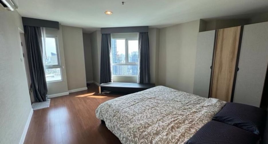 For rent 4 bed condo in Huai Khwang, Bangkok