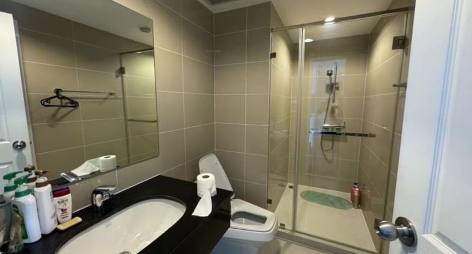 For rent 4 bed condo in Huai Khwang, Bangkok