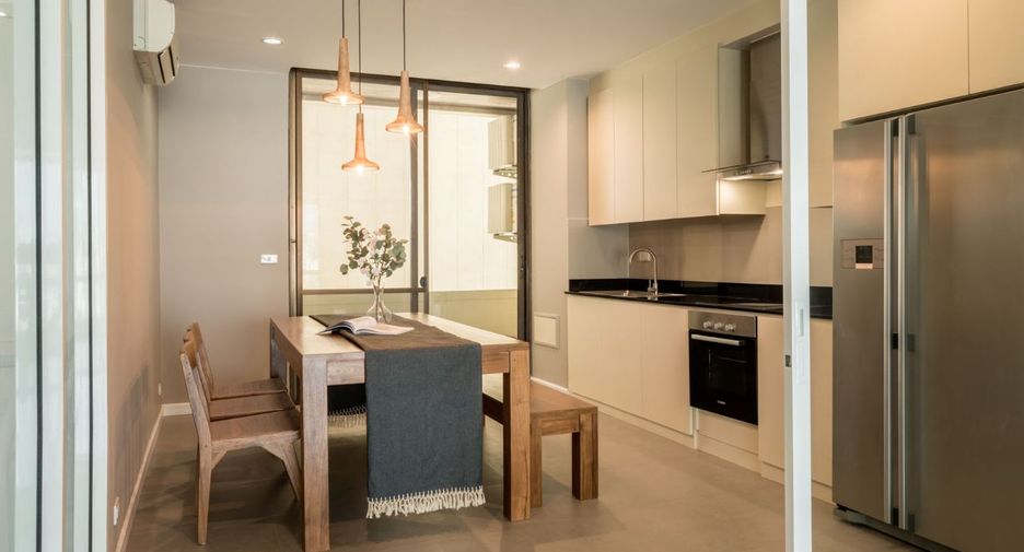 For rent 3 bedrooms condo in Bang Rak, Bangkok