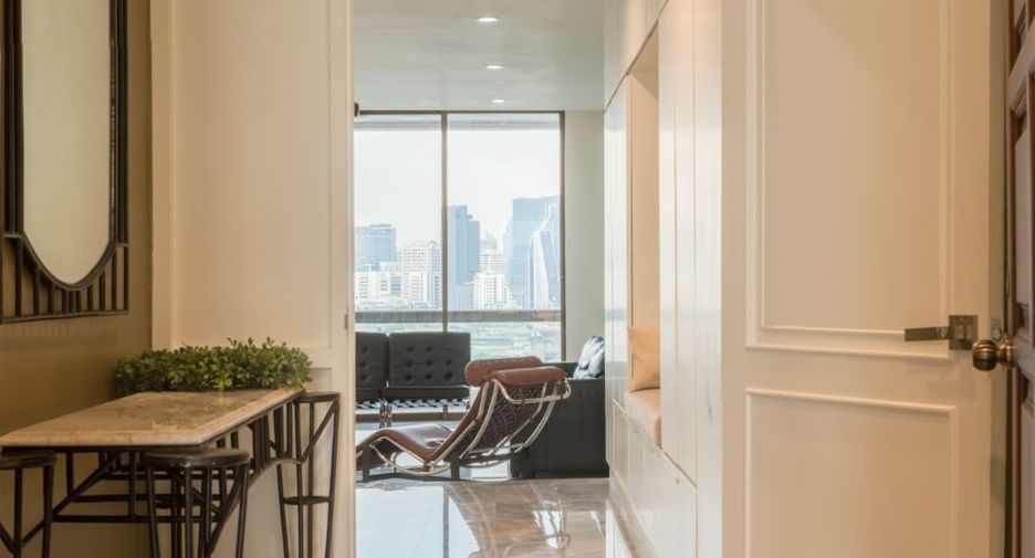 For rent 3 bedrooms condo in Bang Rak, Bangkok