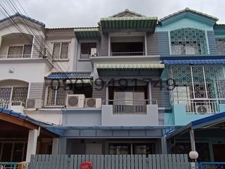 出租 3 卧室 联排别墅 在 Suan Luang, 曼谷