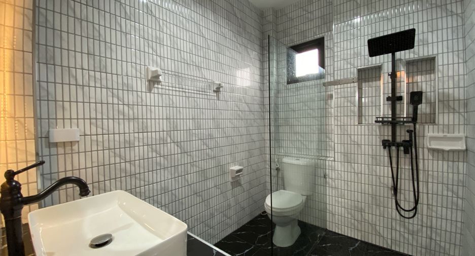For rent and for sale 2 bedrooms house in Mueang Chiang Mai, Chiang Mai
