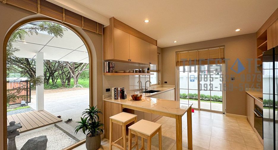 For rent 4 bedrooms house in Mueang Chiang Mai, Chiang Mai