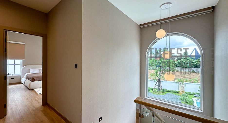 For rent 4 bedrooms house in Mueang Chiang Mai, Chiang Mai