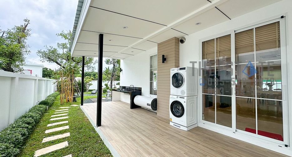 For rent 4 bedrooms house in Mueang Chiang Mai, Chiang Mai