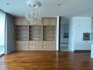 Wohnung zur Miete mit 4 Zimmer in Pathum Wan, Bangkok