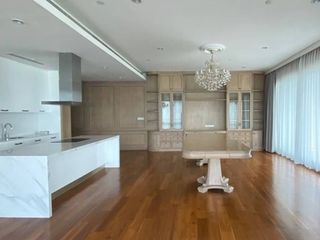 Wohnung zur Miete mit 4 Zimmer in Pathum Wan, Bangkok