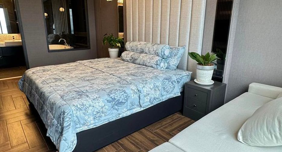 For rent 3 bedrooms condo in Bang Lamung, Chonburi