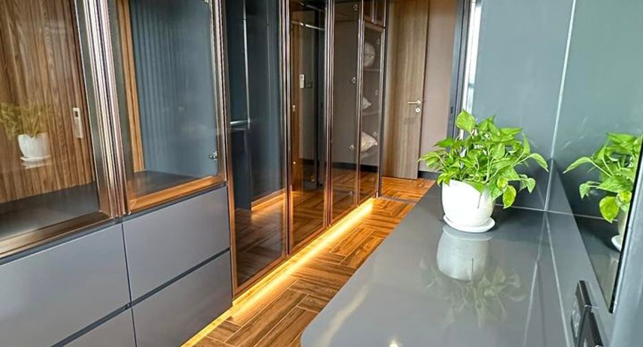 For rent 3 bedrooms condo in Bang Lamung, Chonburi