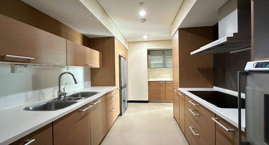 For rent 3 ベッドルーム condo in Pathum Wan, Bangkok