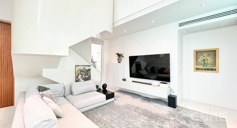 For sale 4 ベッドルーム house in Khlong Toei, Bangkok