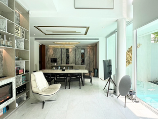 For sale 4 Beds house in Khlong Toei, Bangkok