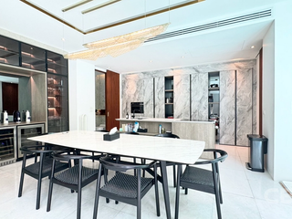 For sale 4 Beds house in Khlong Toei, Bangkok