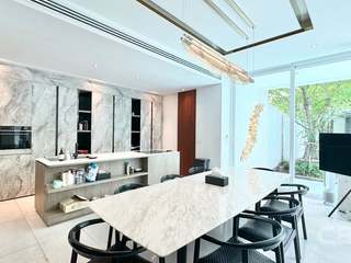 For sale 4 Beds house in Khlong Toei, Bangkok