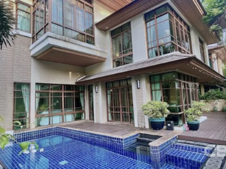 Casa en venta de 5 habitaciones en Watthana, Bangkok