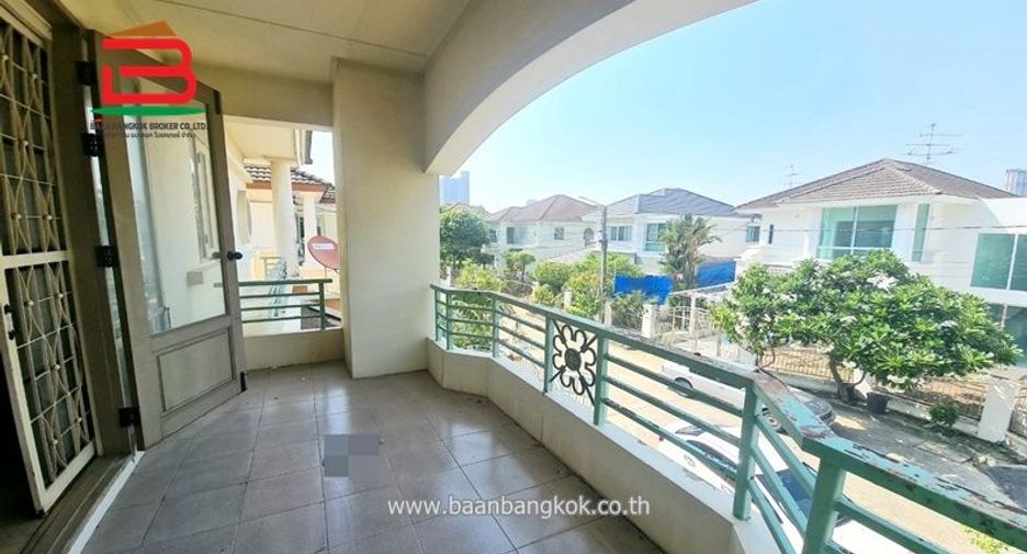 For sale 4 bedrooms house in Mueang Nonthaburi, Nonthaburi