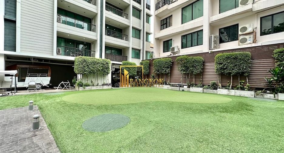 For rent 2 bedrooms apartment in Watthana, Bangkok