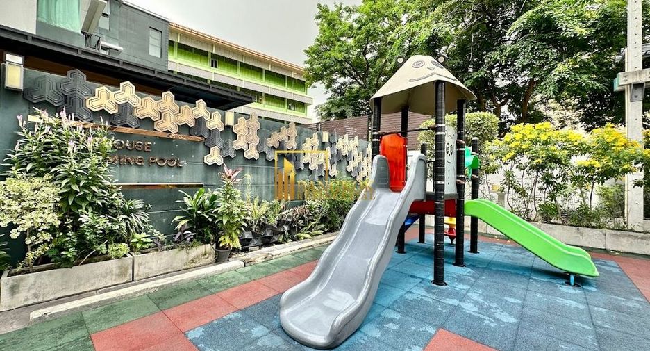 For rent 2 bedrooms apartment in Watthana, Bangkok