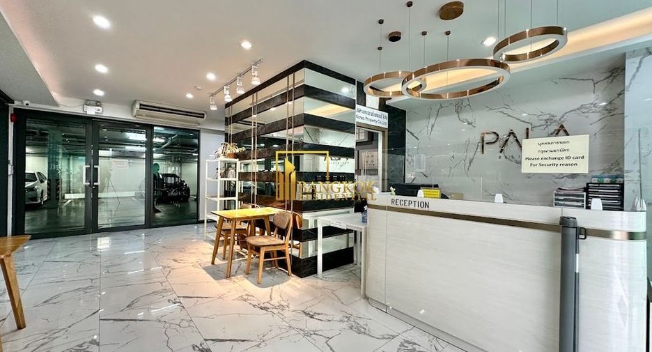 For rent 2 bedrooms apartment in Watthana, Bangkok