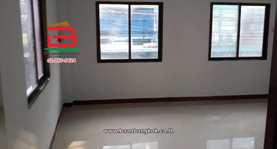 For sale 4 bedrooms retail Space in Nong Chok, Bangkok