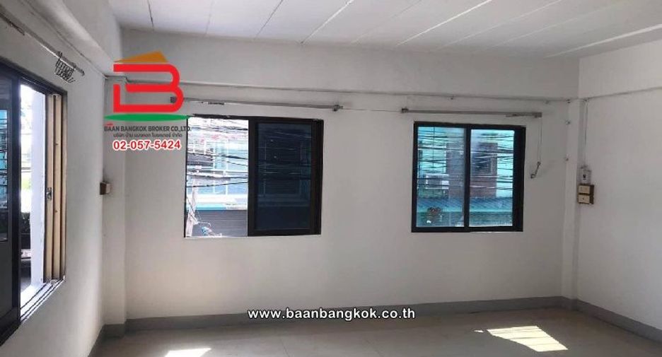 For sale 4 bedrooms retail Space in Nong Chok, Bangkok