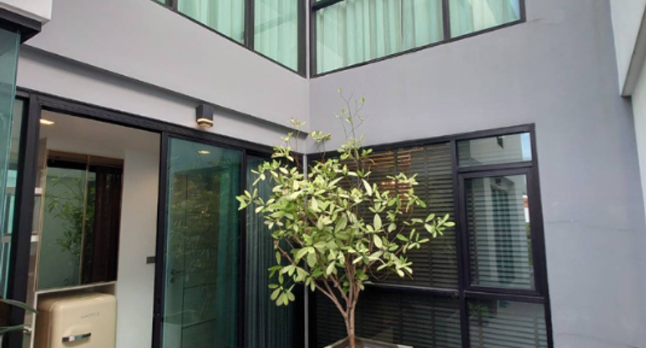 For rent and for sale 3 bedrooms house in Lat Phrao, Bangkok