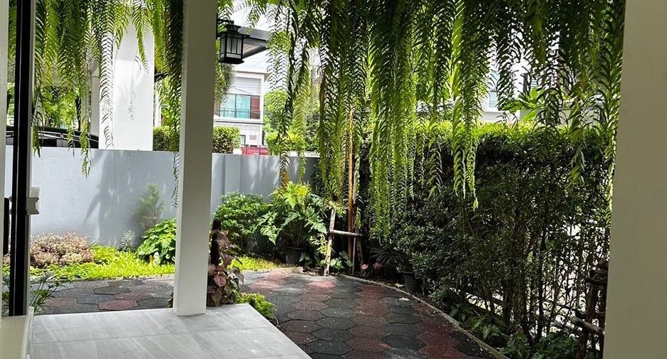 Haus zur Miete mit 3 Zimmer in Prawet, Bangkok