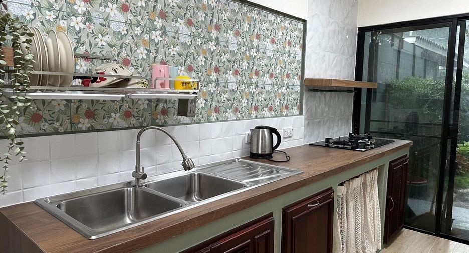Haus zur Miete mit 3 Zimmer in Prawet, Bangkok