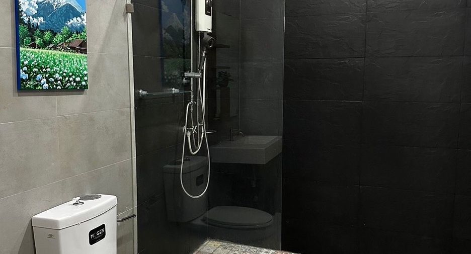 Haus zur Miete mit 3 Zimmer in Prawet, Bangkok